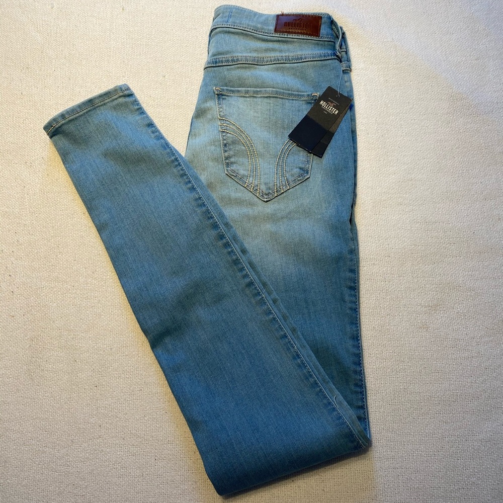 HOLLISTER High- Rise Super skinny jeans